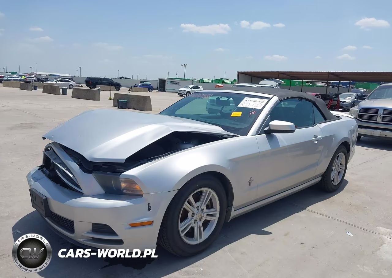 2014 Ford Mustang V6 Premium VIN:1ZVBP8EM7E5242631 - 2