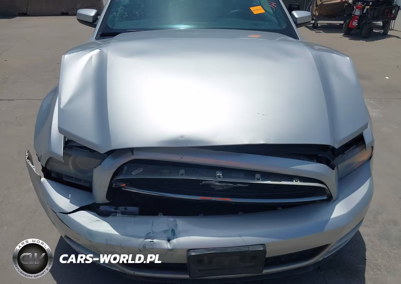 2014 Ford Mustang V6 Premium VIN:1ZVBP8EM7E5242631 - 6