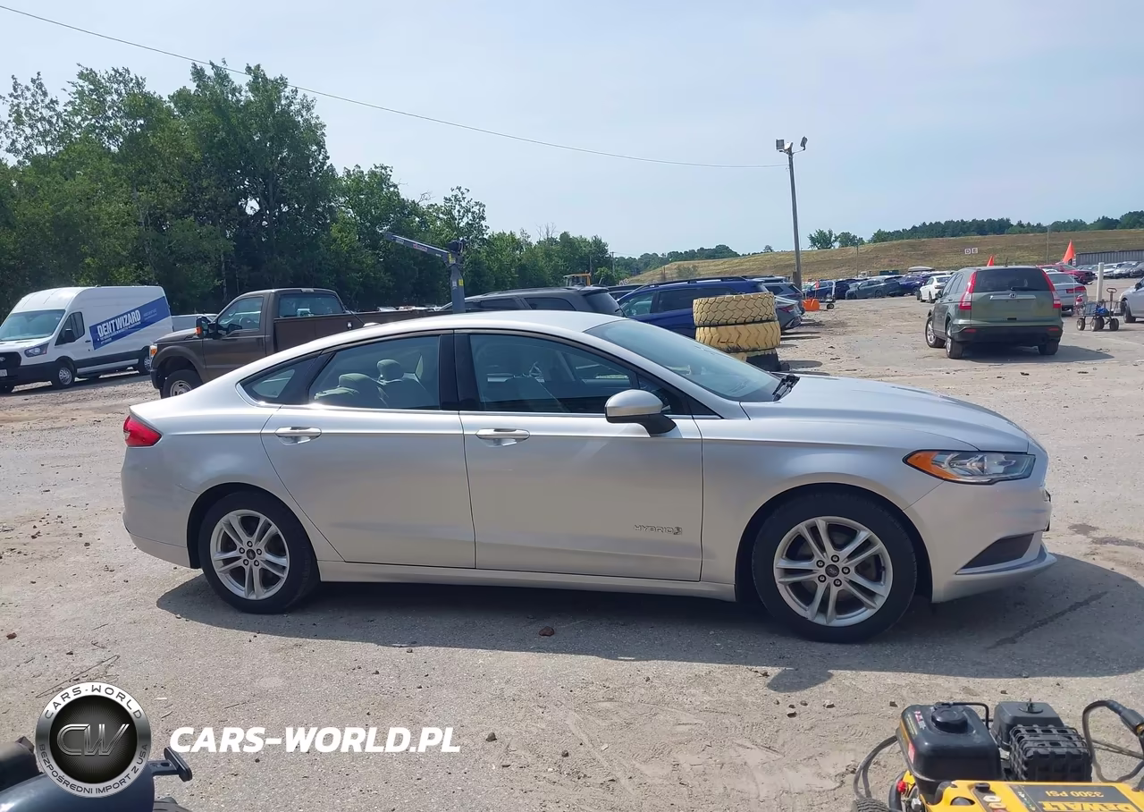 2018 Ford Fusion Hybrid S VIN:3FA6P0UU0JR122092 - 15