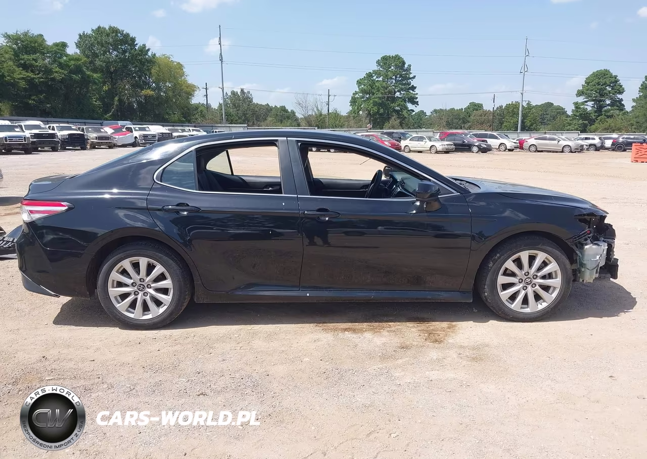 2018 Toyota Camry Le VIN:4T1B11HK2JU665604 - 14
