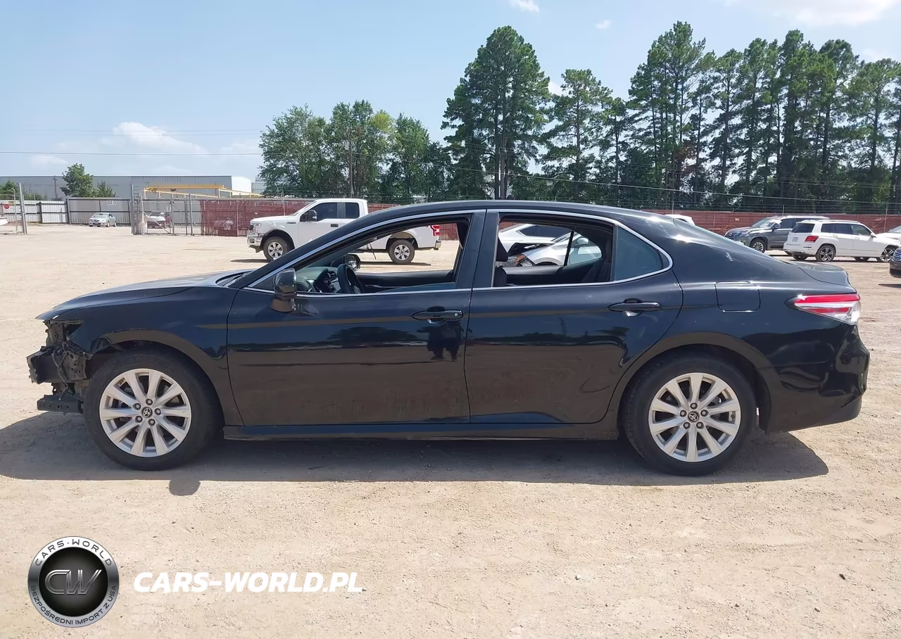 2018 Toyota Camry Le VIN:4T1B11HK2JU665604 - 15