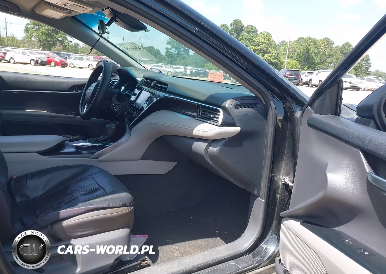 2018 Toyota Camry Le VIN:4T1B11HK2JU665604 - 5