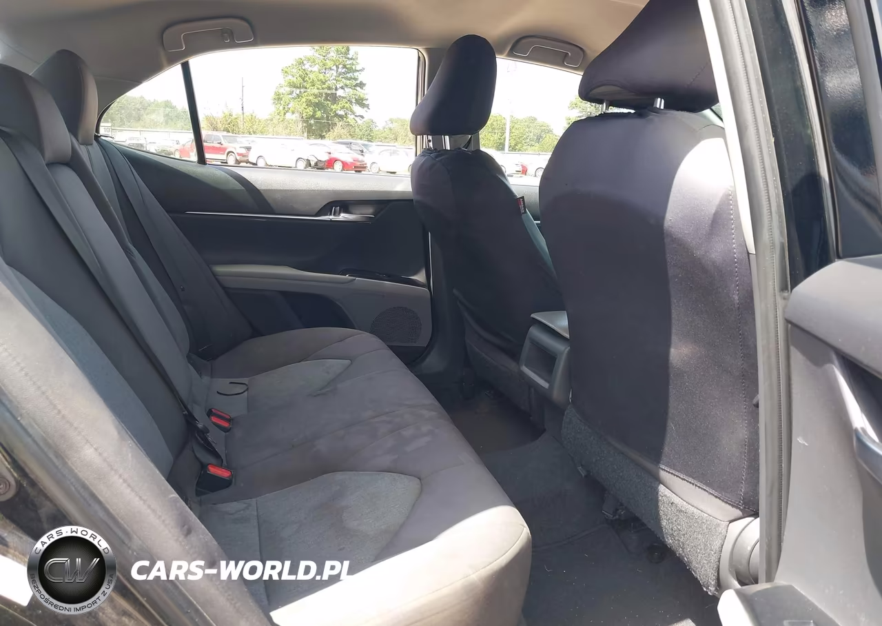 2018 Toyota Camry Le VIN:4T1B11HK2JU665604 - 8