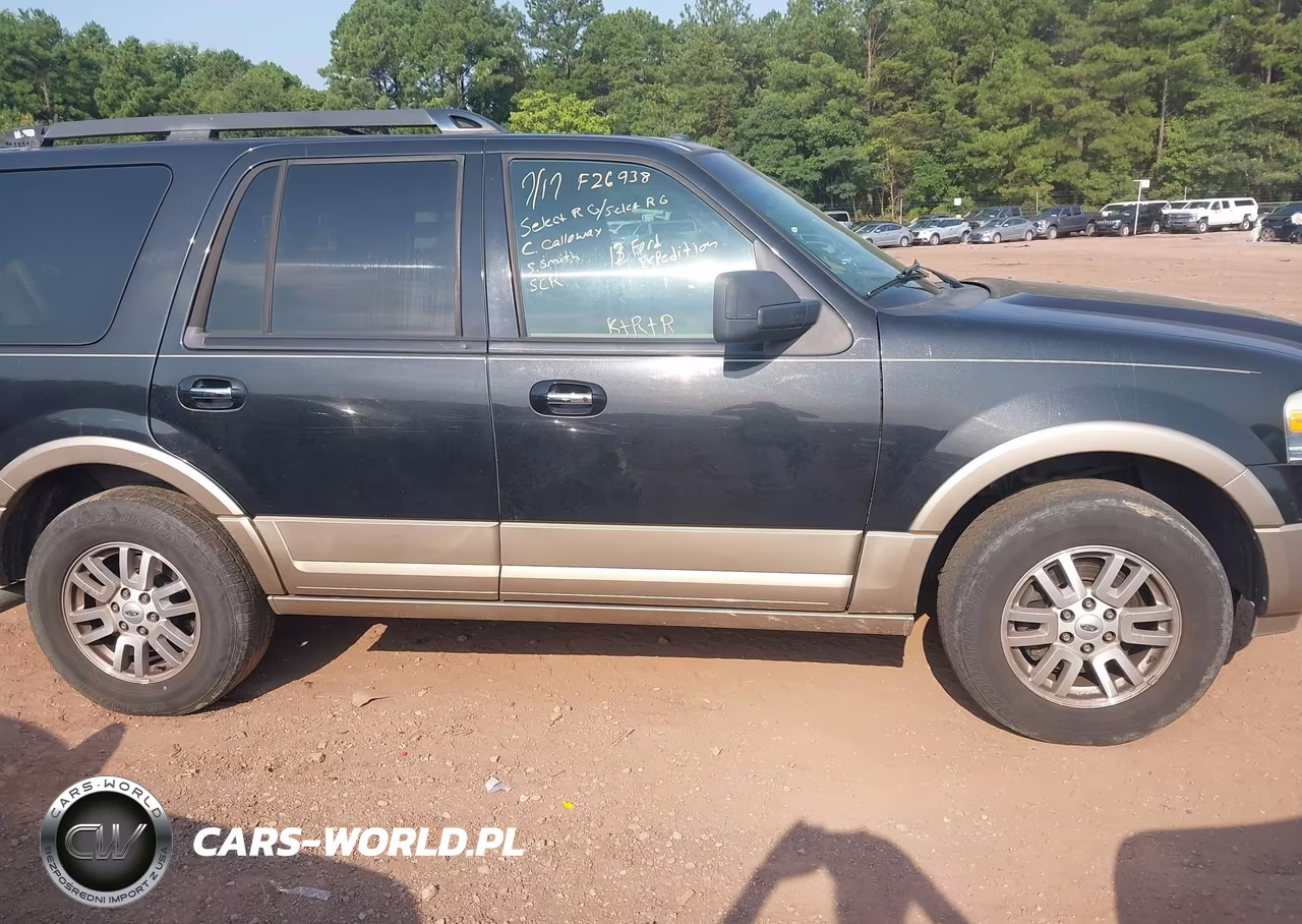2013 Ford Expedition Xlt VIN:1FMJU1H50DEF26938 - 13