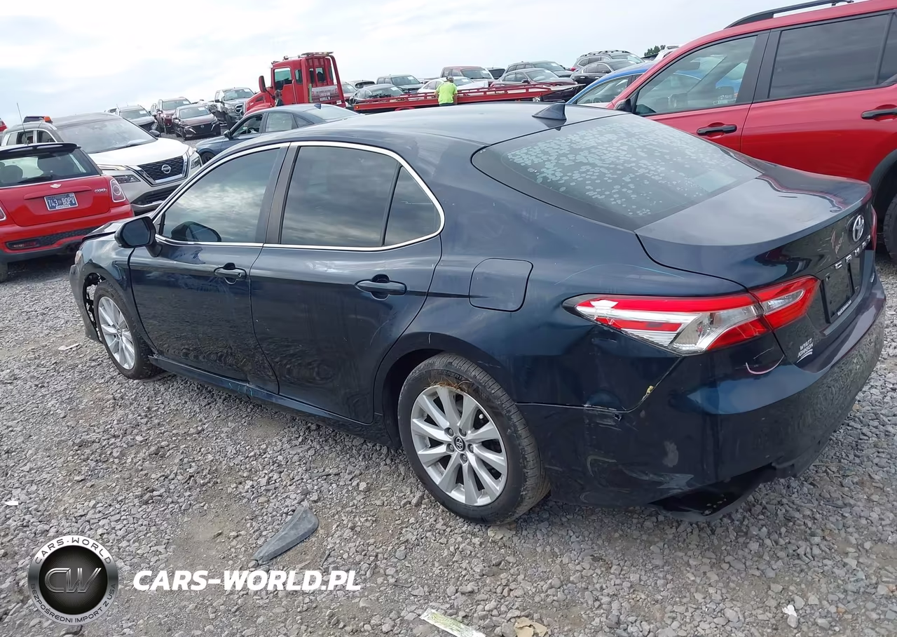 2020 Toyota Camry Le VIN:4T1C11AK3LU886730 - 3