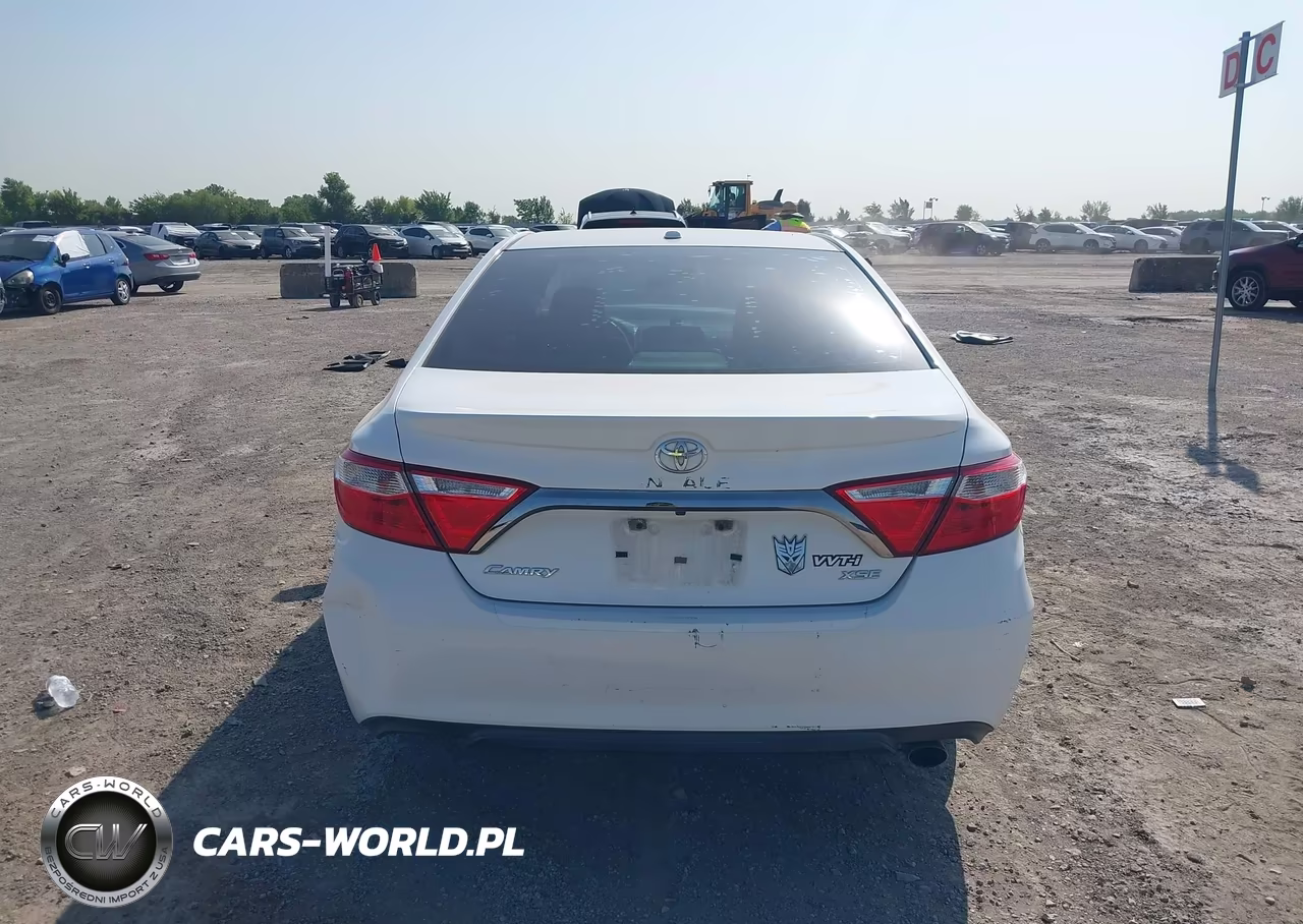 2017 Toyota Camry Xse VIN:4T1BF1FK5HU348401 - 16