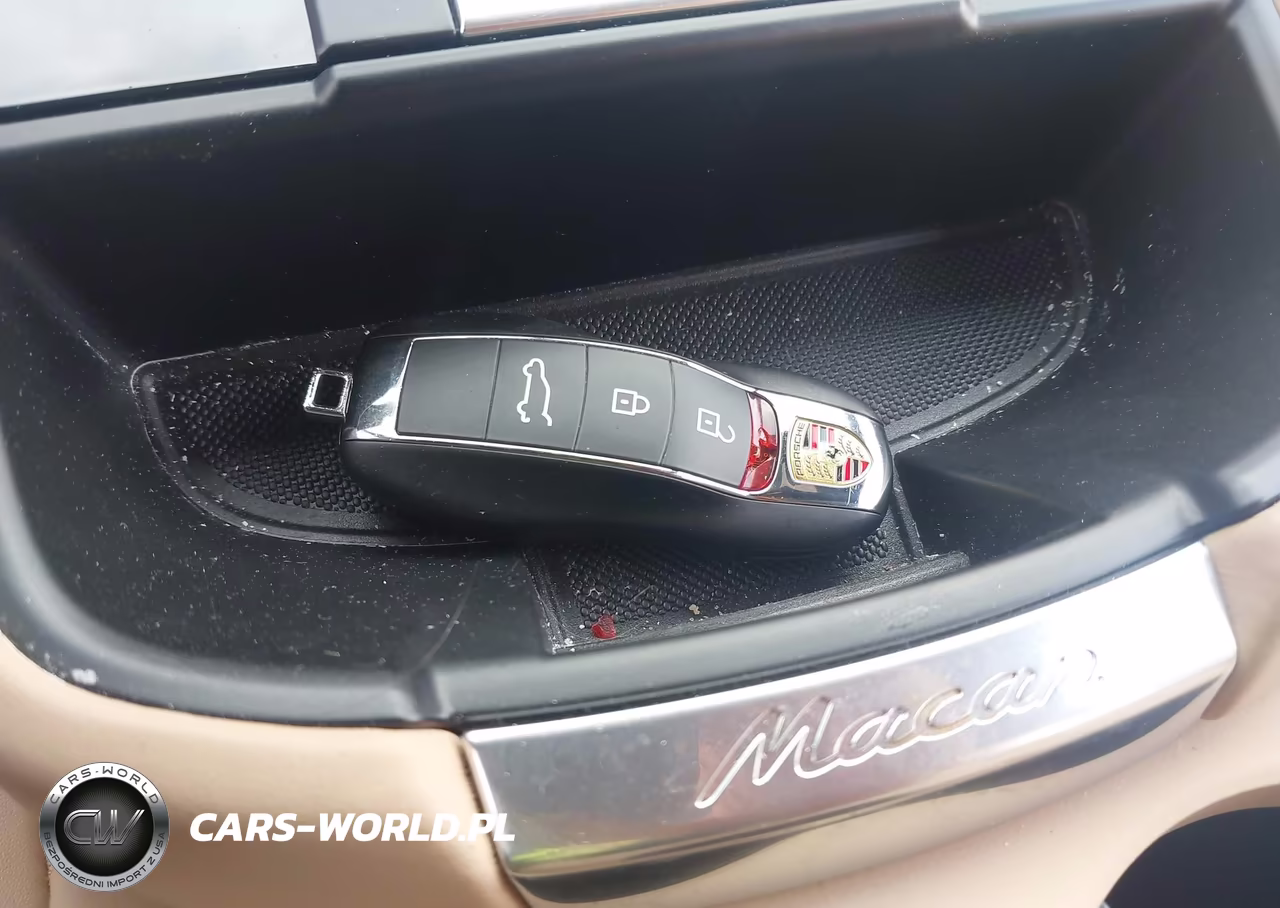 2022 Porsche Macan S VIN:WP1AG2A56NLB24736 - 11