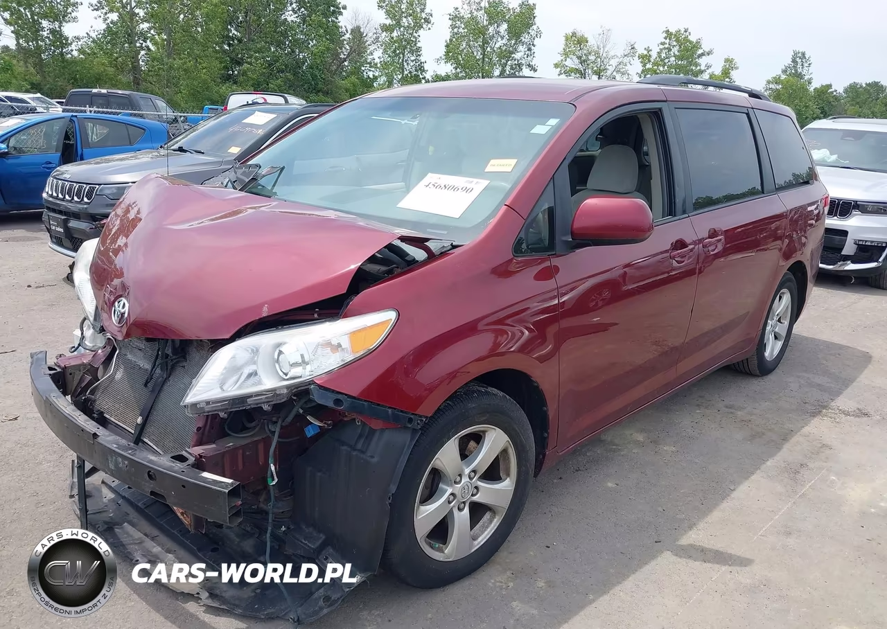 2013 Toyota Sienna Le V6 8 Passenger VIN:5TDKK3DC1DS403058 - 2
