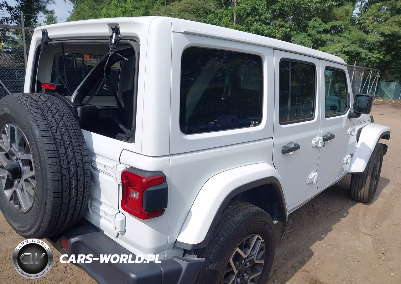 2025 Jeep Wrangler 4-Door Sahara 4X4 VIN:1C4PJXEN8SW598136 - 4
