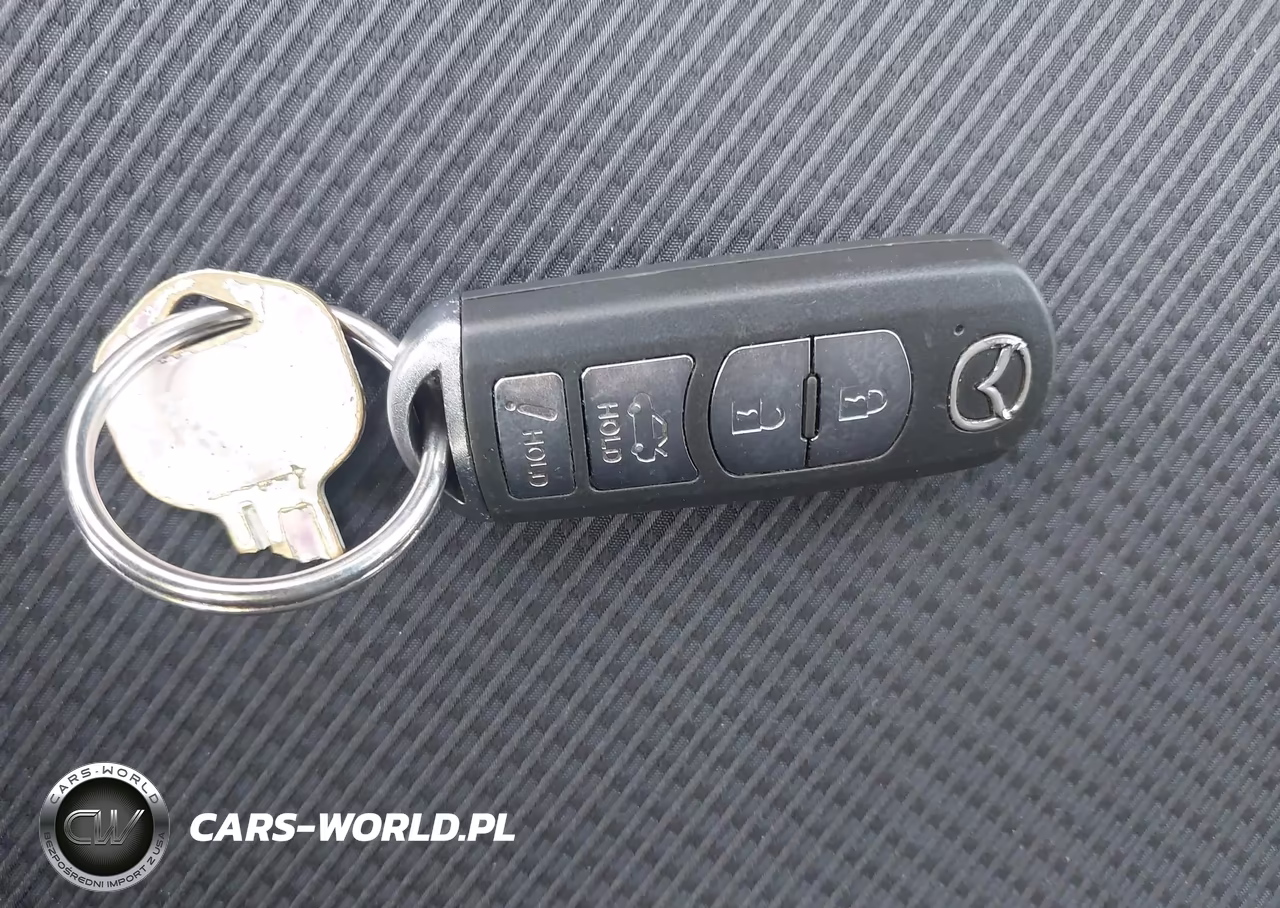 2018 Mazda Mazda3 Sport VIN:3MZBN1U76JM240382 - 11