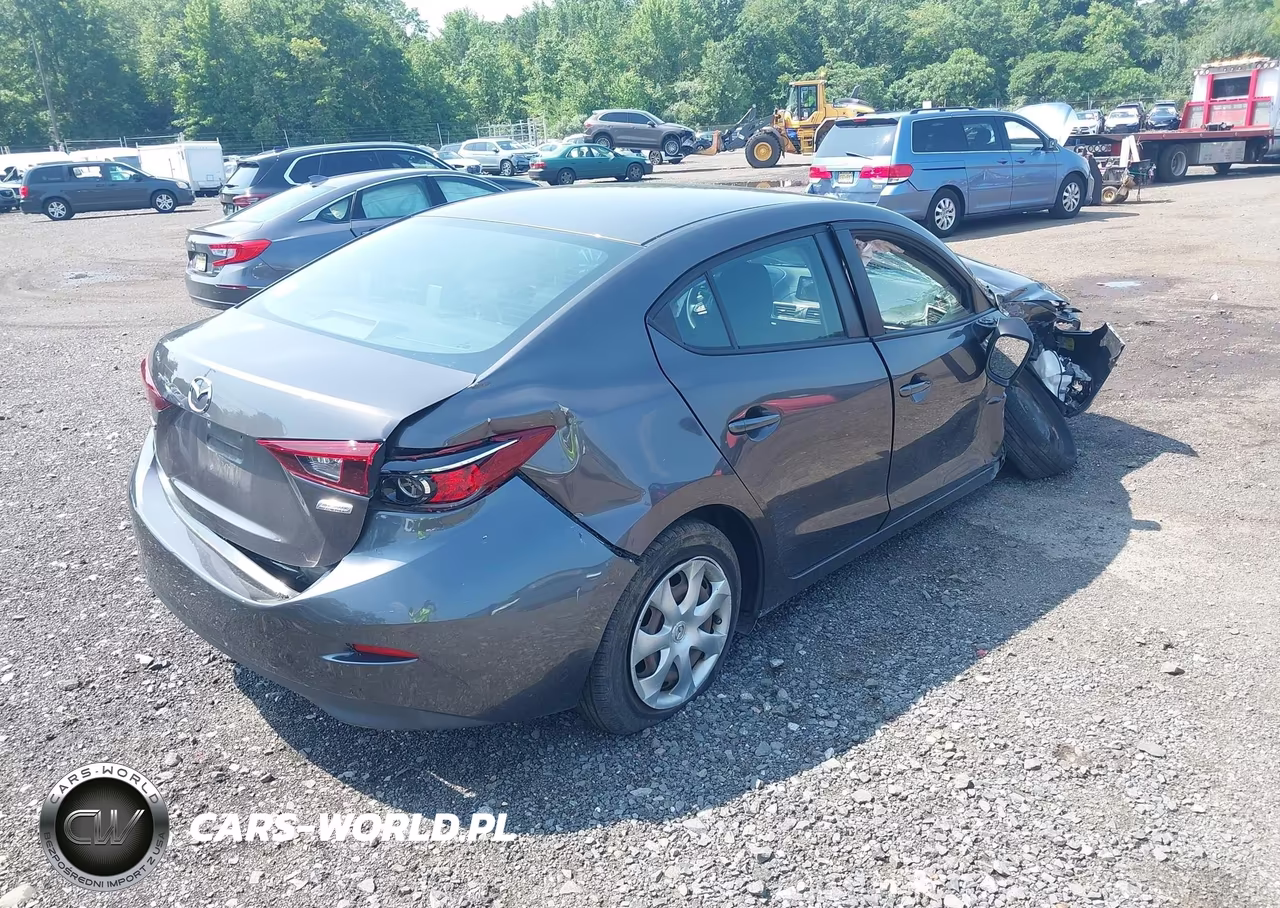 2018 Mazda Mazda3 Sport VIN:3MZBN1U76JM240382 - 17