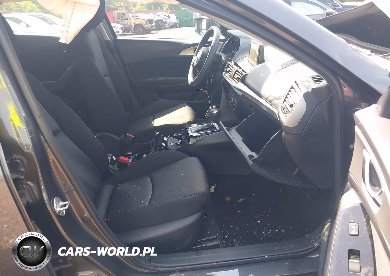 2018 Mazda Mazda3 Sport VIN:3MZBN1U76JM240382 - 5