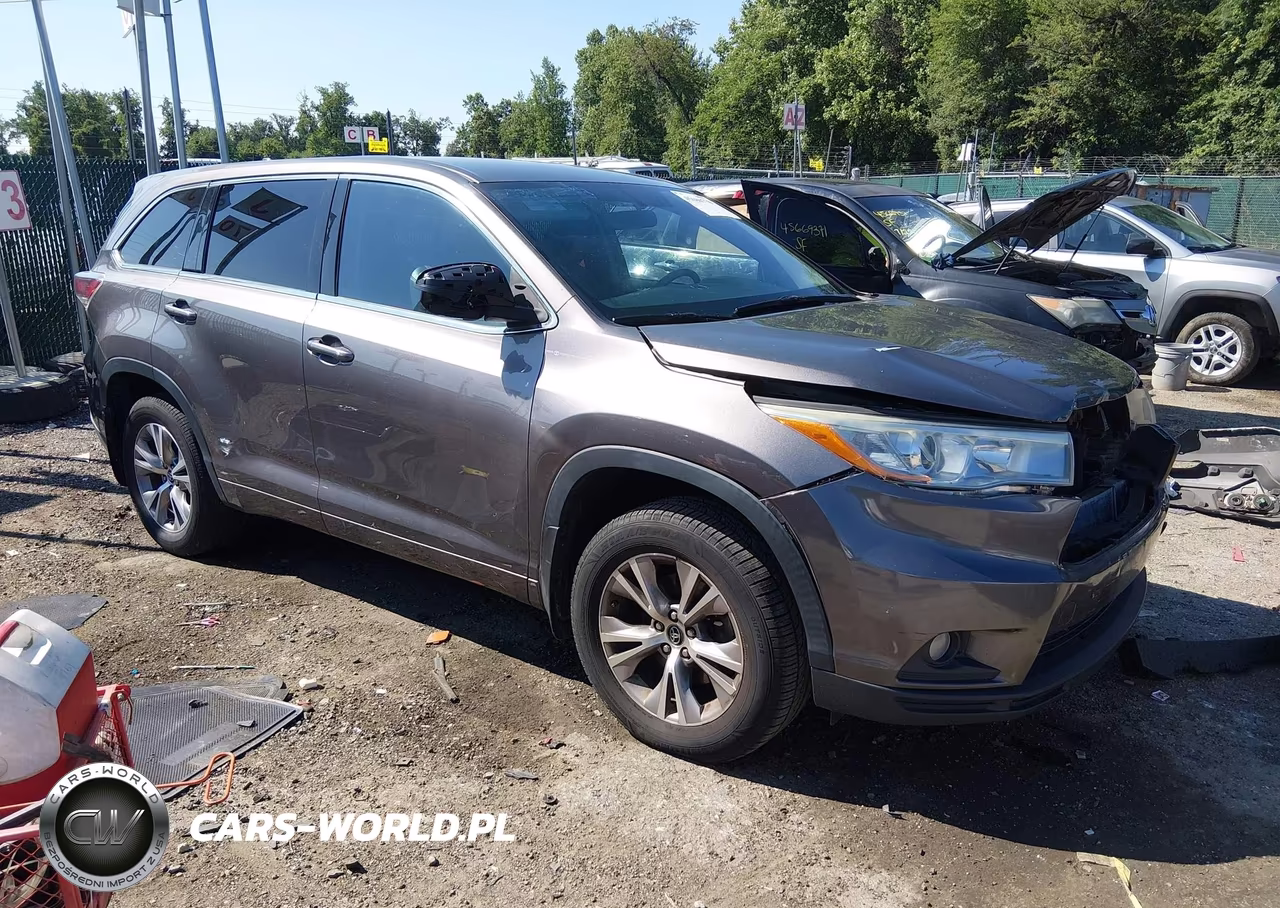 2016 Toyota Highlander Le Plus V6 – zdjęcie 1 z 17