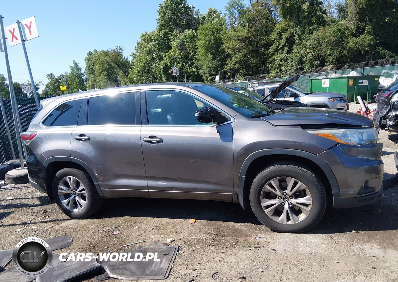 2016 Toyota Highlander Le Plus V6 VIN:5TDBKRFH8GS298003 - 14