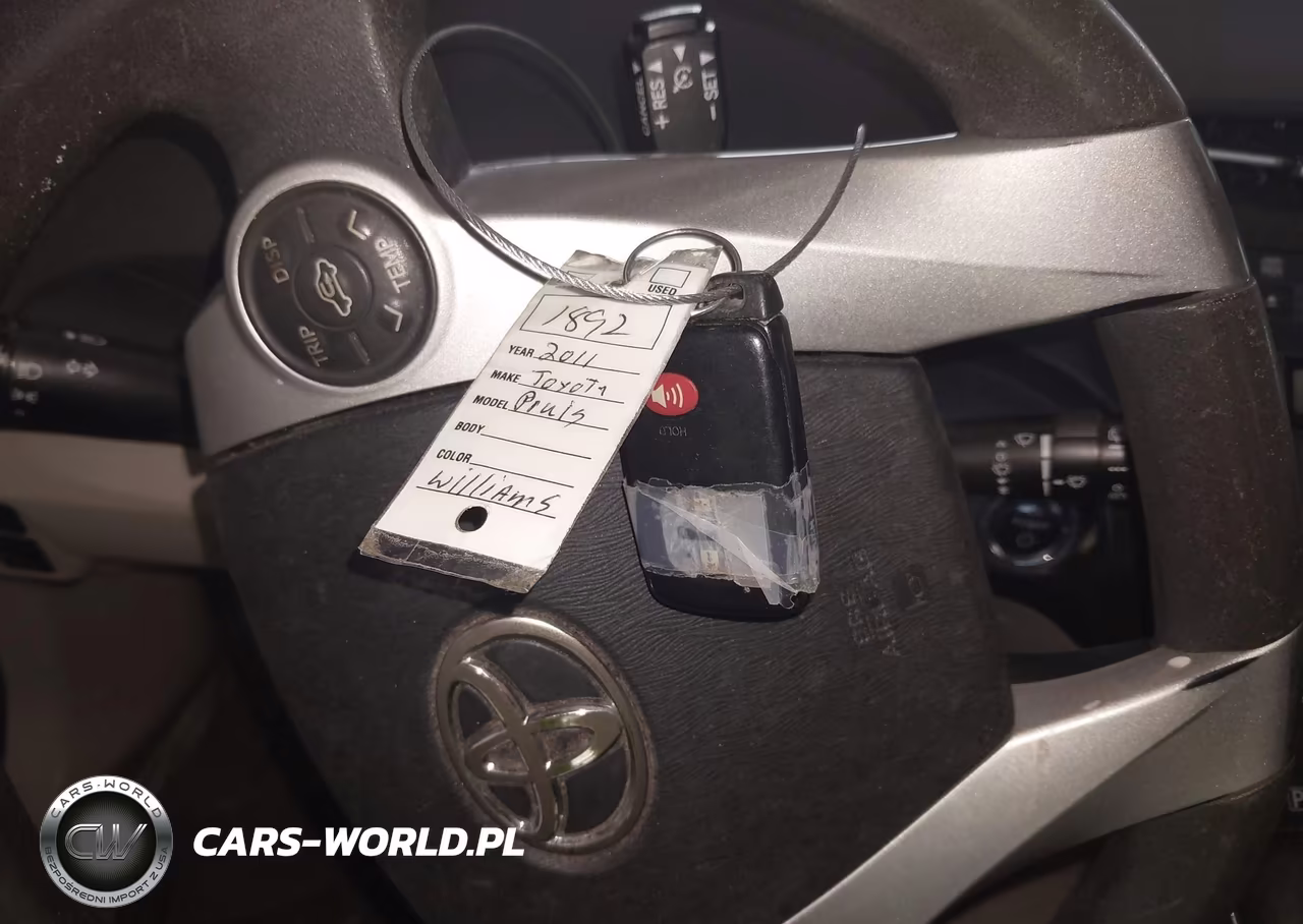 2011 Toyota Prius Two VIN:JTDKN3DU8B5373494 - 11