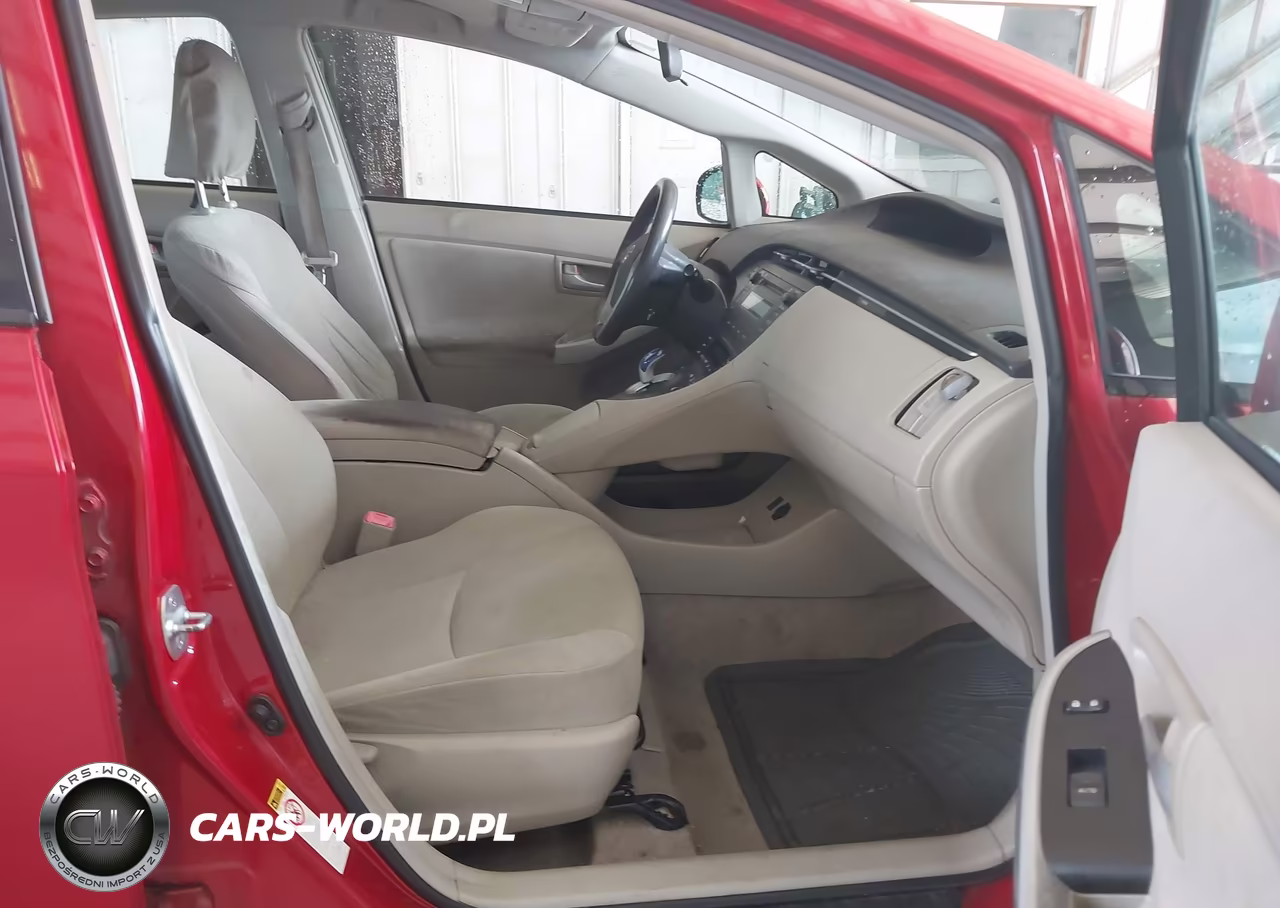 2011 Toyota Prius Two VIN:JTDKN3DU8B5373494 - 5