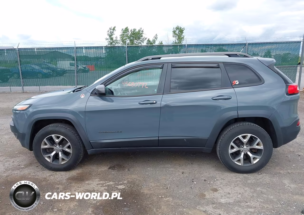 2014 Jeep Cherokee Trailhawk VIN:1C4PJMBSXEW211261 - 14