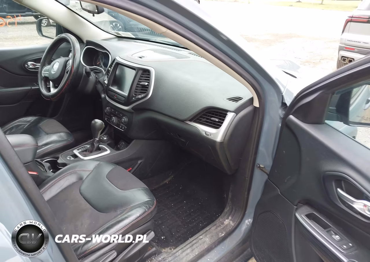 2014 Jeep Cherokee Trailhawk VIN:1C4PJMBSXEW211261 - 5