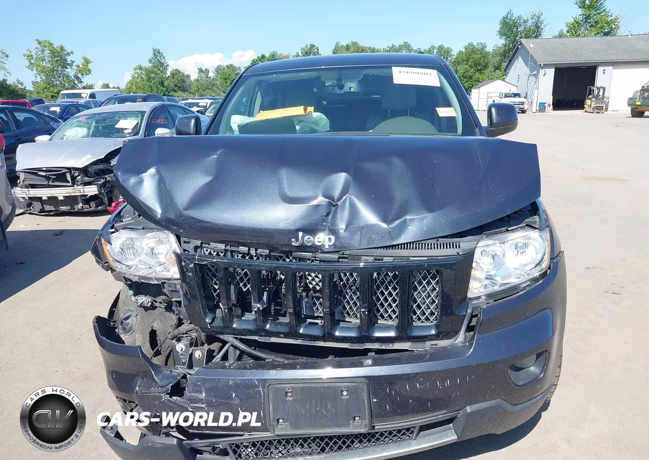 2013 Jeep Grand Cherokee Laredo Altitude VIN:1C4RJFAT6DC577961 - 12