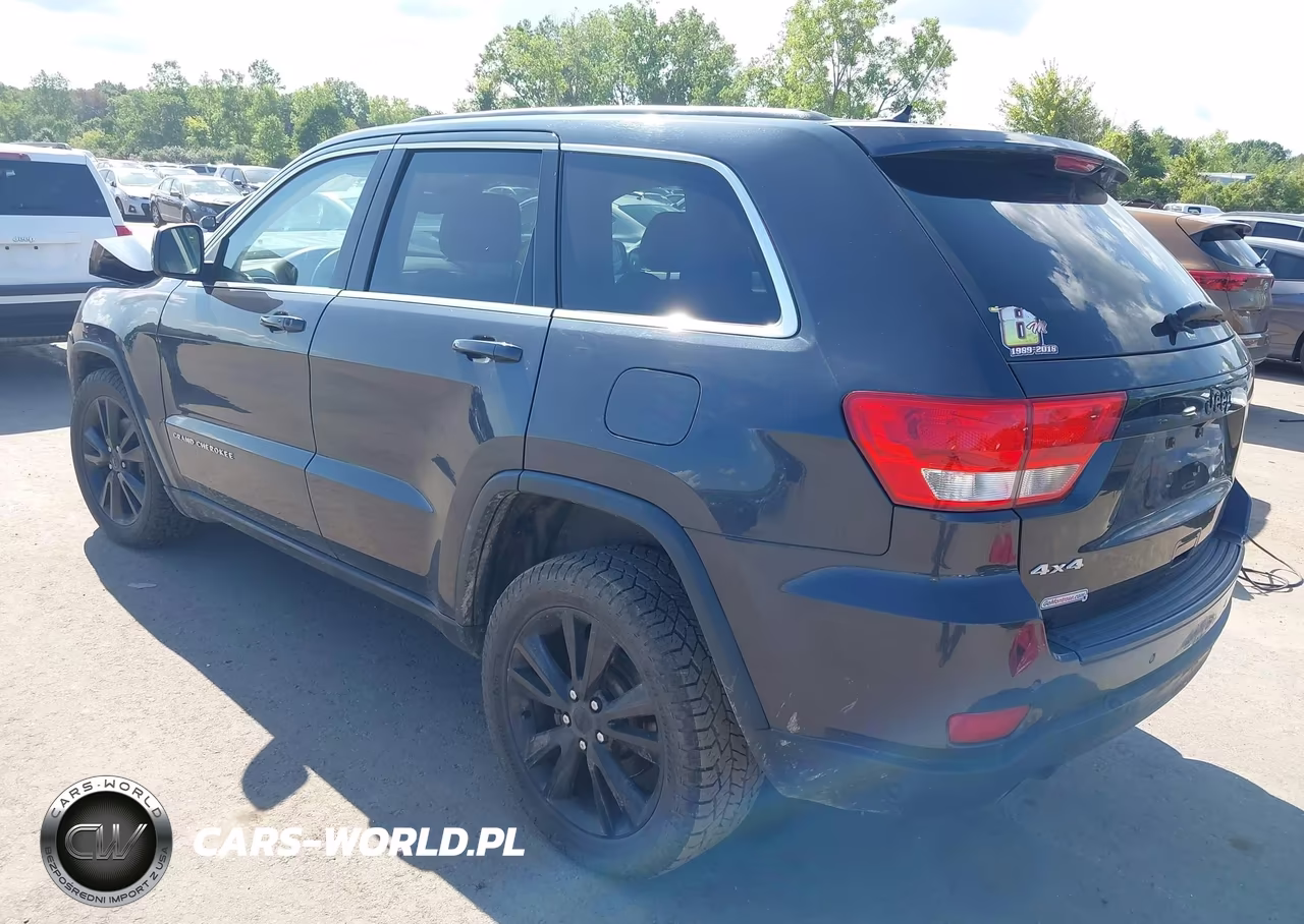 2013 Jeep Grand Cherokee Laredo Altitude VIN:1C4RJFAT6DC577961 - 3