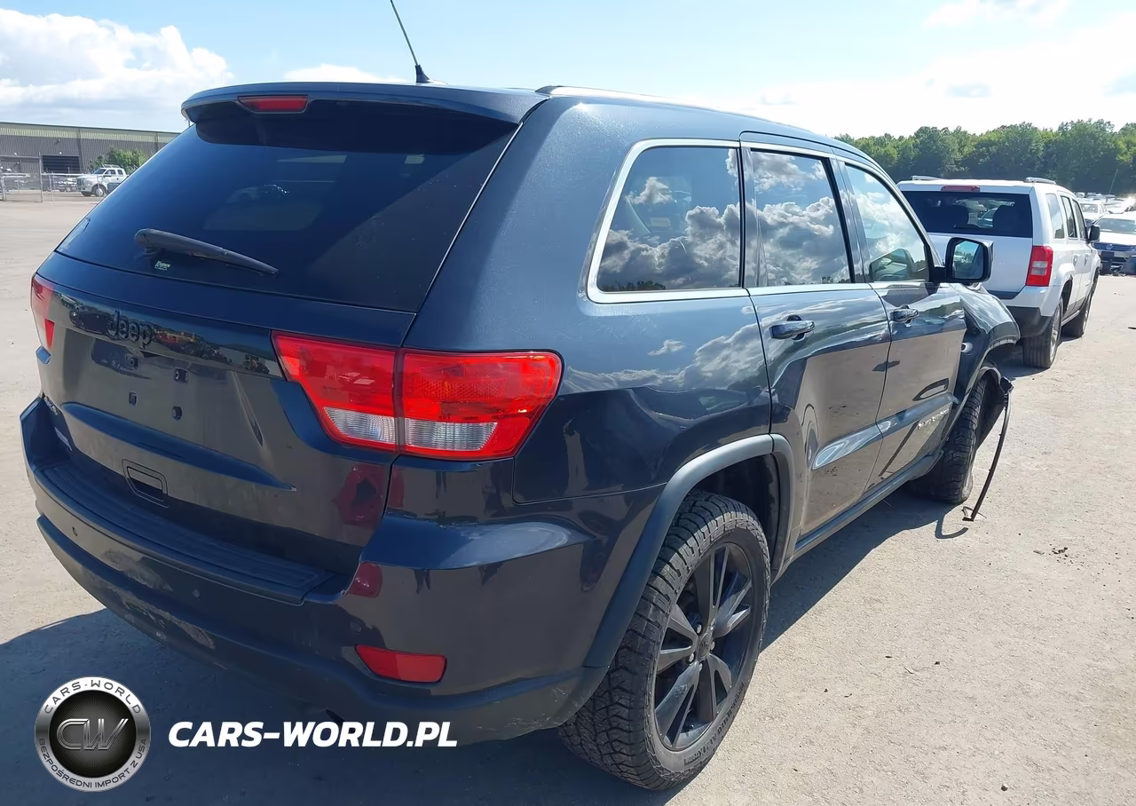 2013 Jeep Grand Cherokee Laredo Altitude VIN:1C4RJFAT6DC577961 - 4