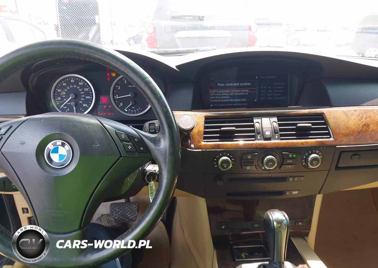 2007 BMW 530Xi VIN:WBANF73527CU21390 - 12