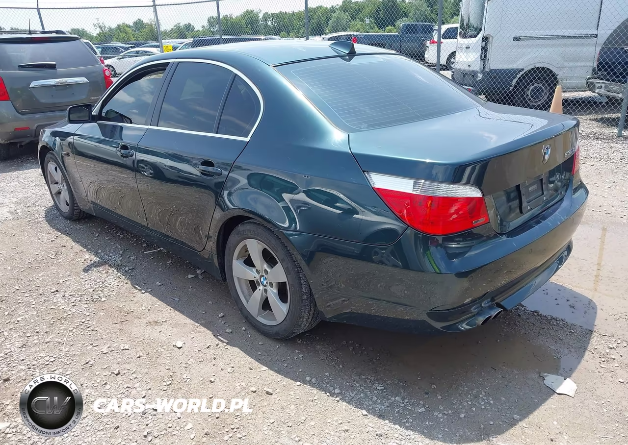 2007 BMW 530Xi VIN:WBANF73527CU21390 - 3