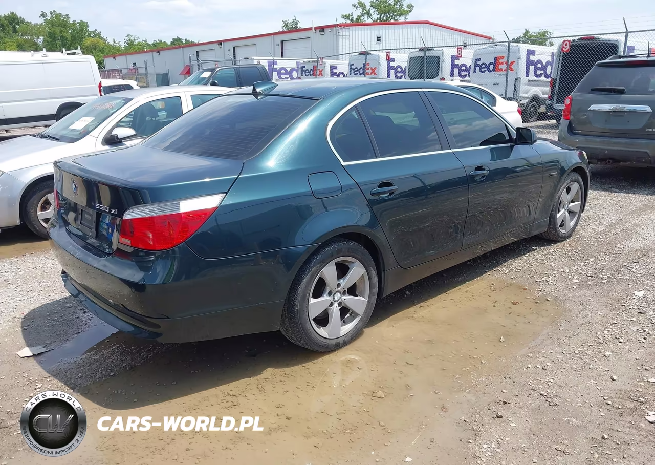 2007 BMW 530Xi VIN:WBANF73527CU21390 - 4