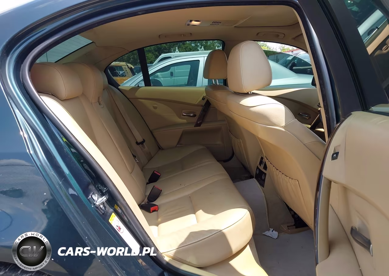 2007 BMW 530Xi VIN:WBANF73527CU21390 - 8