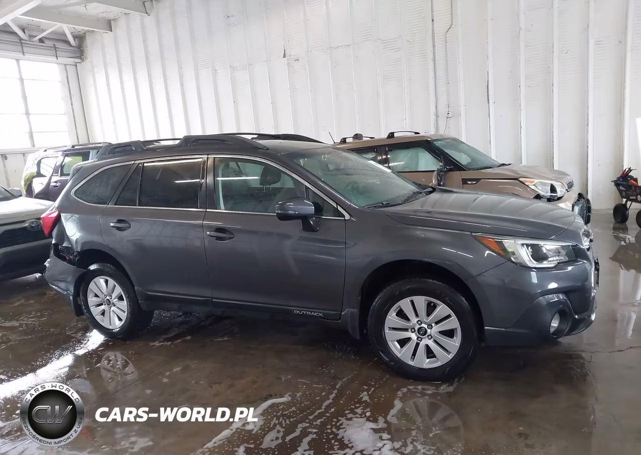 2018 Subaru Outback 2.5I Premium VIN:4S4BSAFC3J3393241 - 13