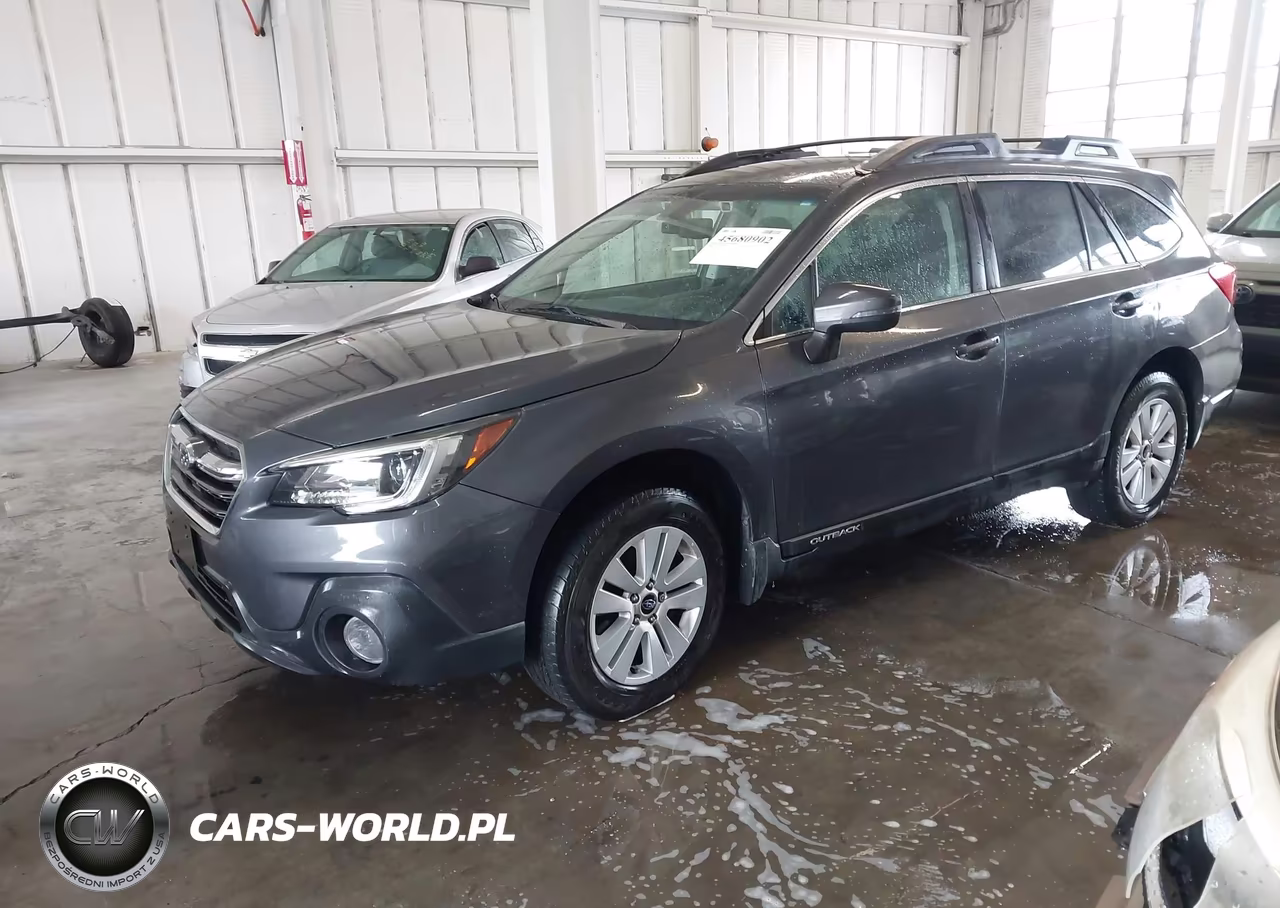 2018 Subaru Outback 2.5I Premium VIN:4S4BSAFC3J3393241 - 2