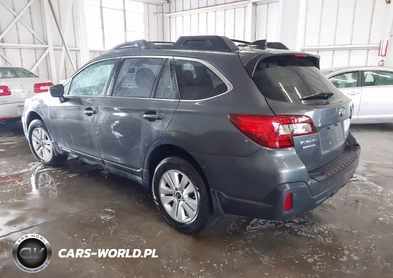 2018 Subaru Outback 2.5I Premium VIN:4S4BSAFC3J3393241 - 3