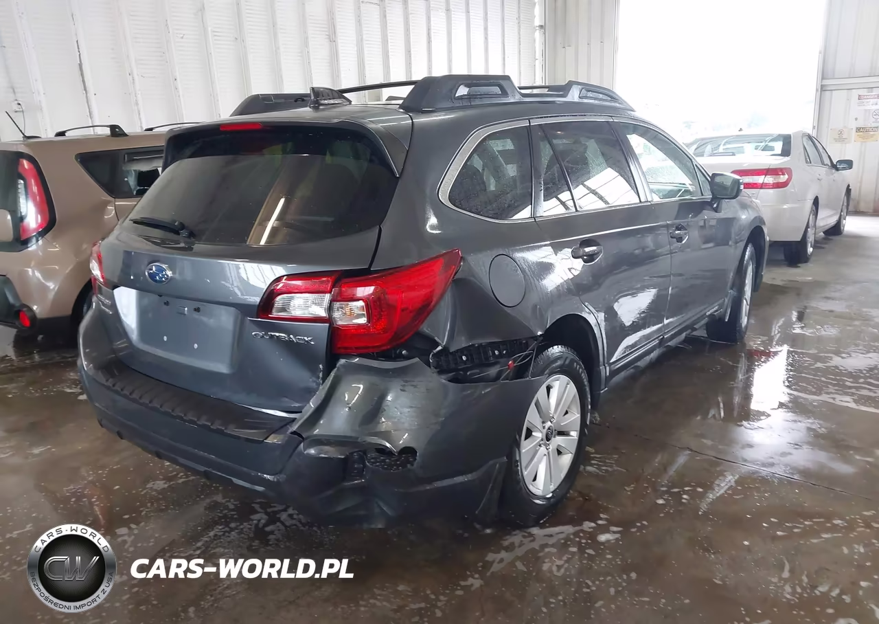 2018 Subaru Outback 2.5I Premium VIN:4S4BSAFC3J3393241 - 4