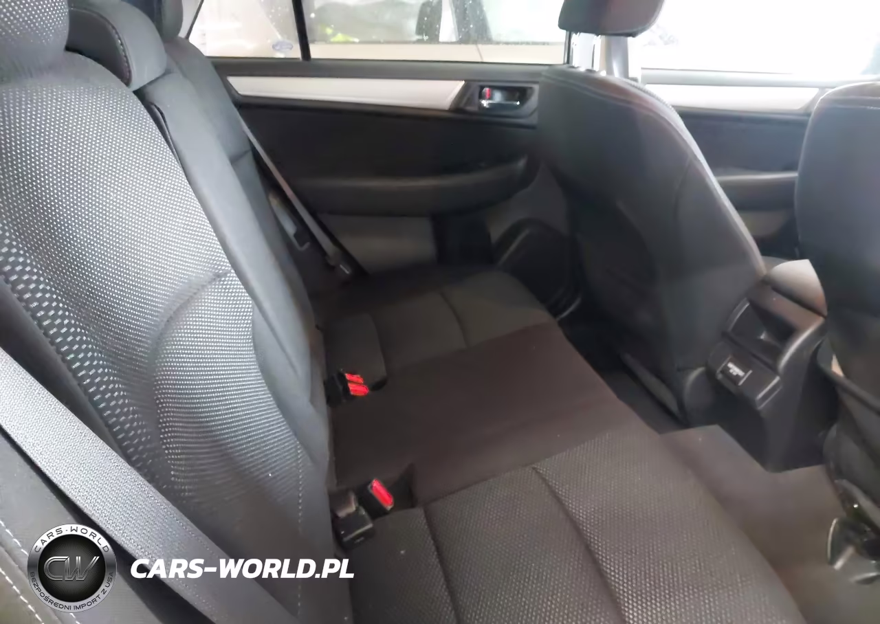 2018 Subaru Outback 2.5I Premium VIN:4S4BSAFC3J3393241 - 8