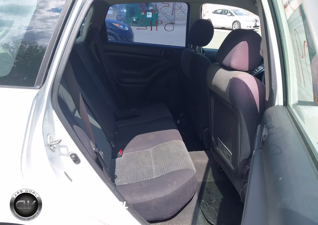 2005 Toyota Matrix VIN:2T1KR32E35C402987 - 8
