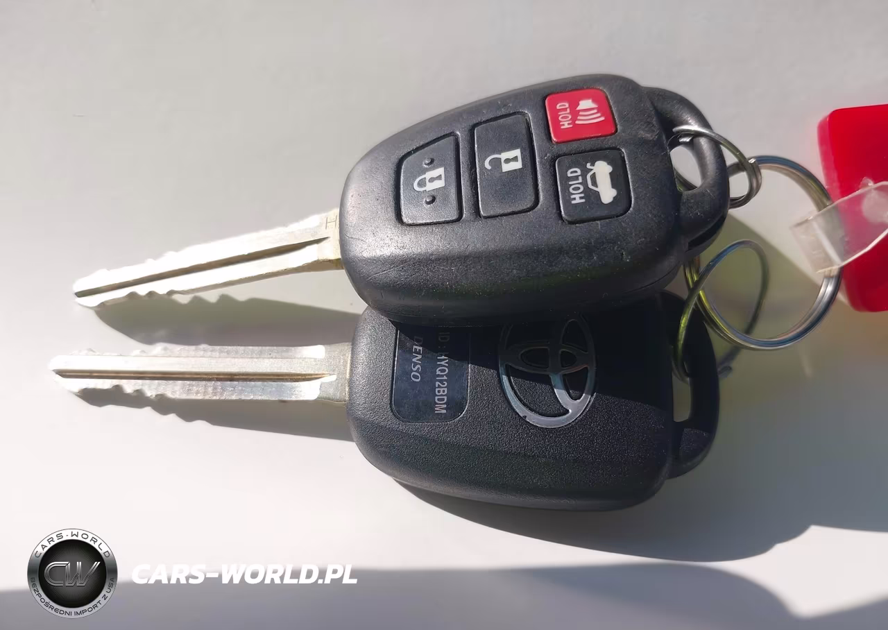 2016 Toyota Camry Xse VIN:4T1BF1FK2GU212452 - 11