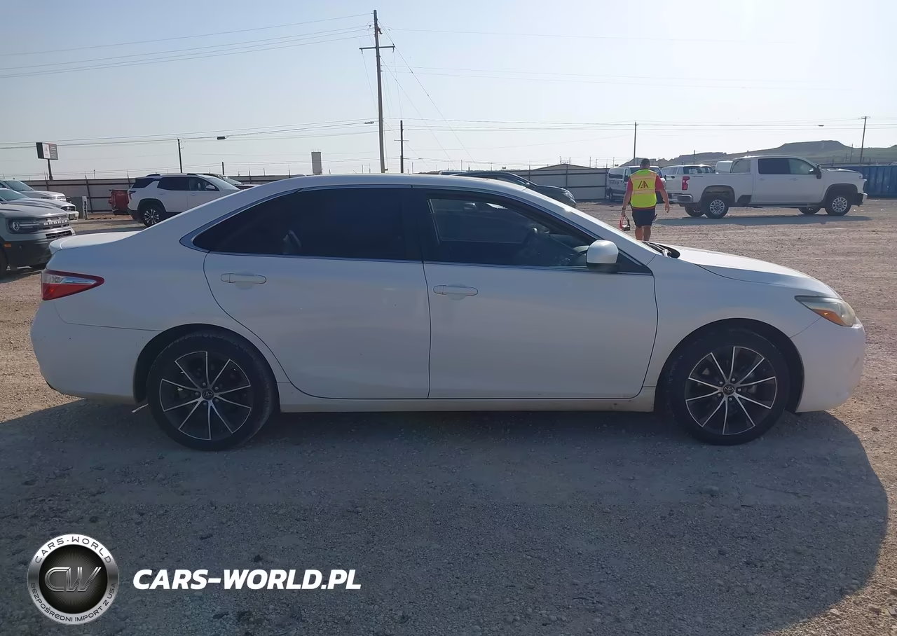 2016 Toyota Camry Xse VIN:4T1BF1FK2GU212452 - 13