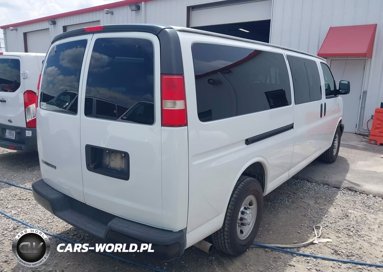 2017 Chevrolet Express 3500 Ls VIN:1GAZGNFG7H1294676 - 4