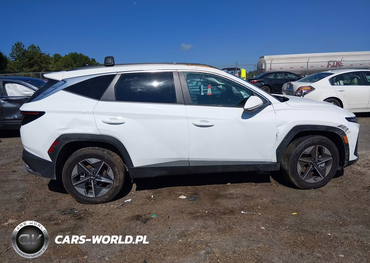 2026 Hyundai Tucson Sel Premium VIN:5NMJCCDE4TH708131 - 13