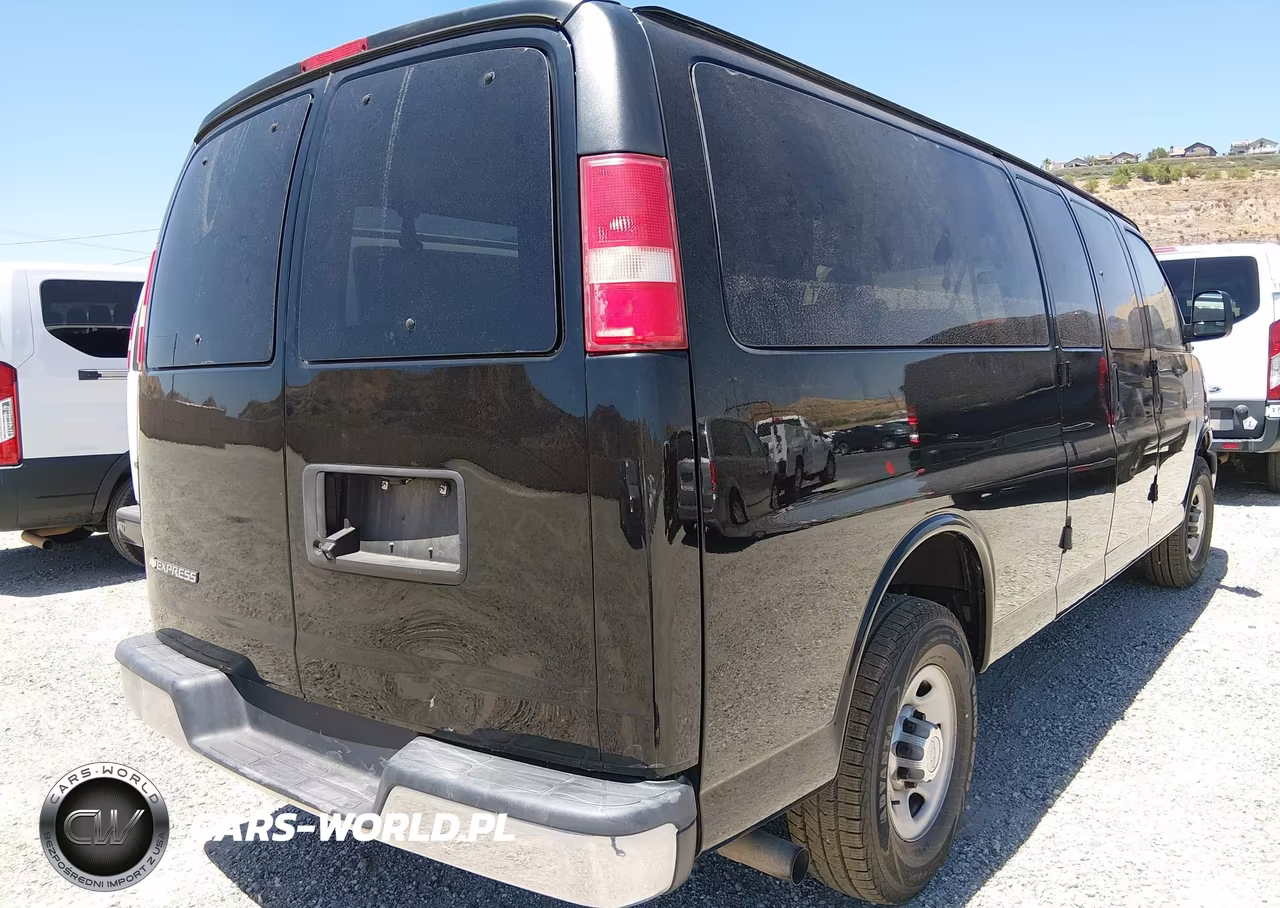 2017 Chevrolet Express 3500 Lt VIN:1GAZGPFF3H1272516 - 4