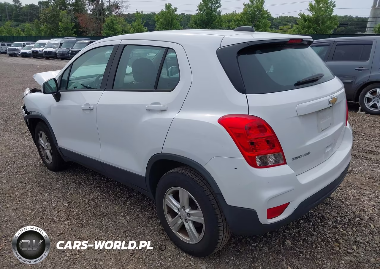 2019 Chevrolet Trax Ls VIN:3GNCJNSBXKL406032 - 3