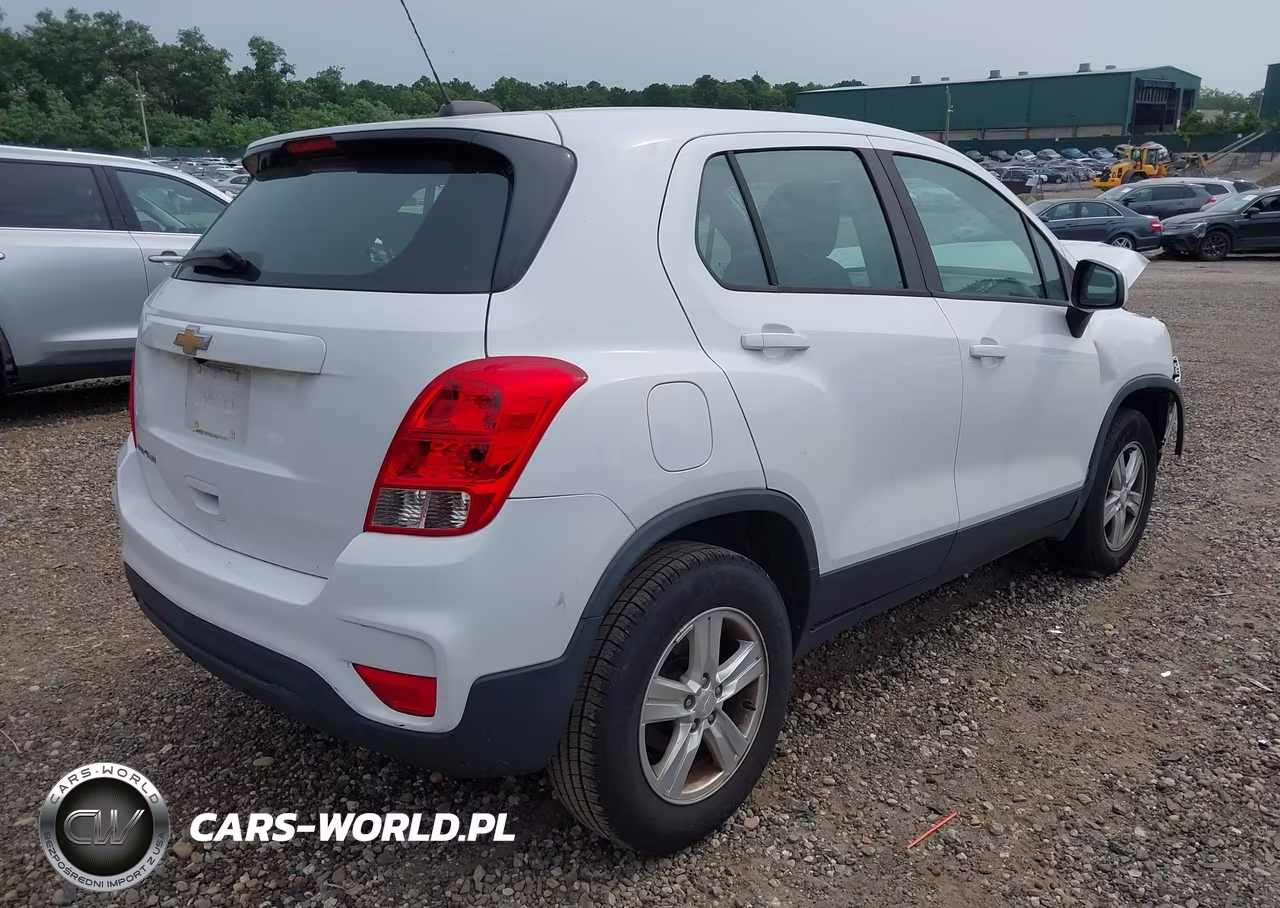 2019 Chevrolet Trax Ls VIN:3GNCJNSBXKL406032 - 4