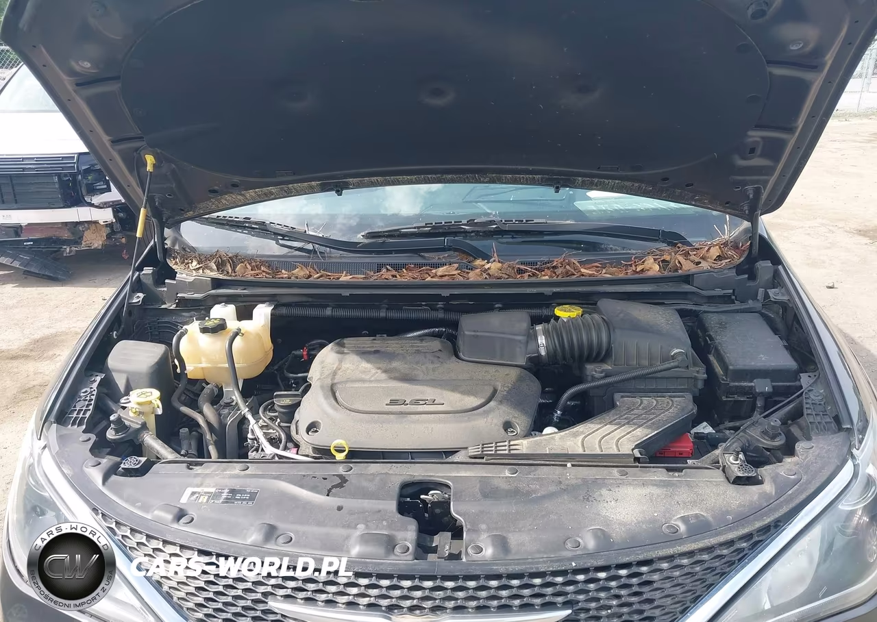 2020 Chrysler Pacifica Limited VIN:2C4RC1GG3LR278585 - 10