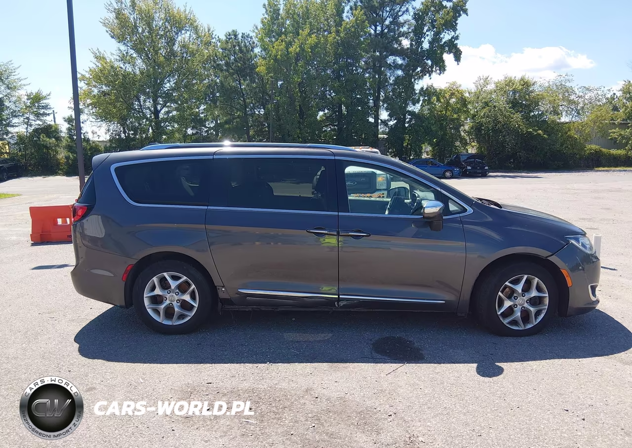 2020 Chrysler Pacifica Limited VIN:2C4RC1GG3LR278585 - 13