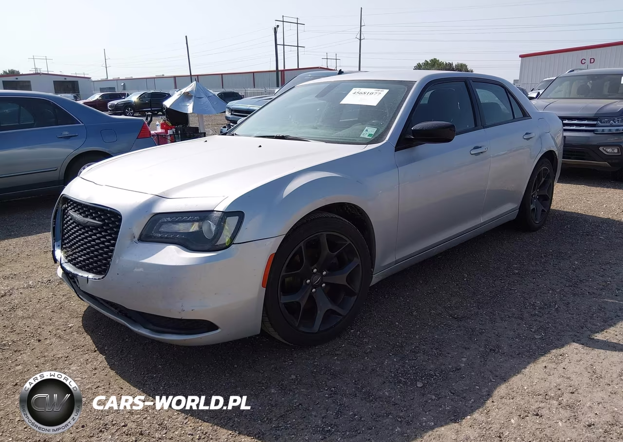 2020 Chrysler 300 Touring VIN:2C3CCAAG0LH168621 - 2