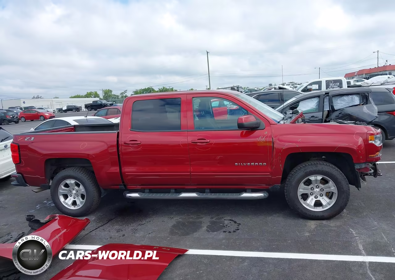 2018 Chevrolet Silverado 1500 2Lt VIN:3GCUKREC8JG339685 - 14
