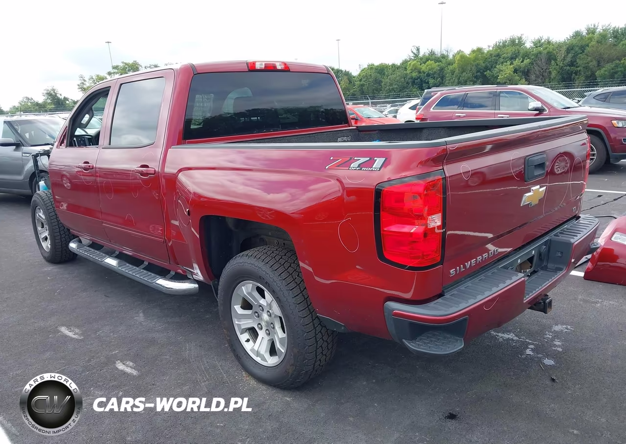 2018 Chevrolet Silverado 1500 2Lt VIN:3GCUKREC8JG339685 - 3