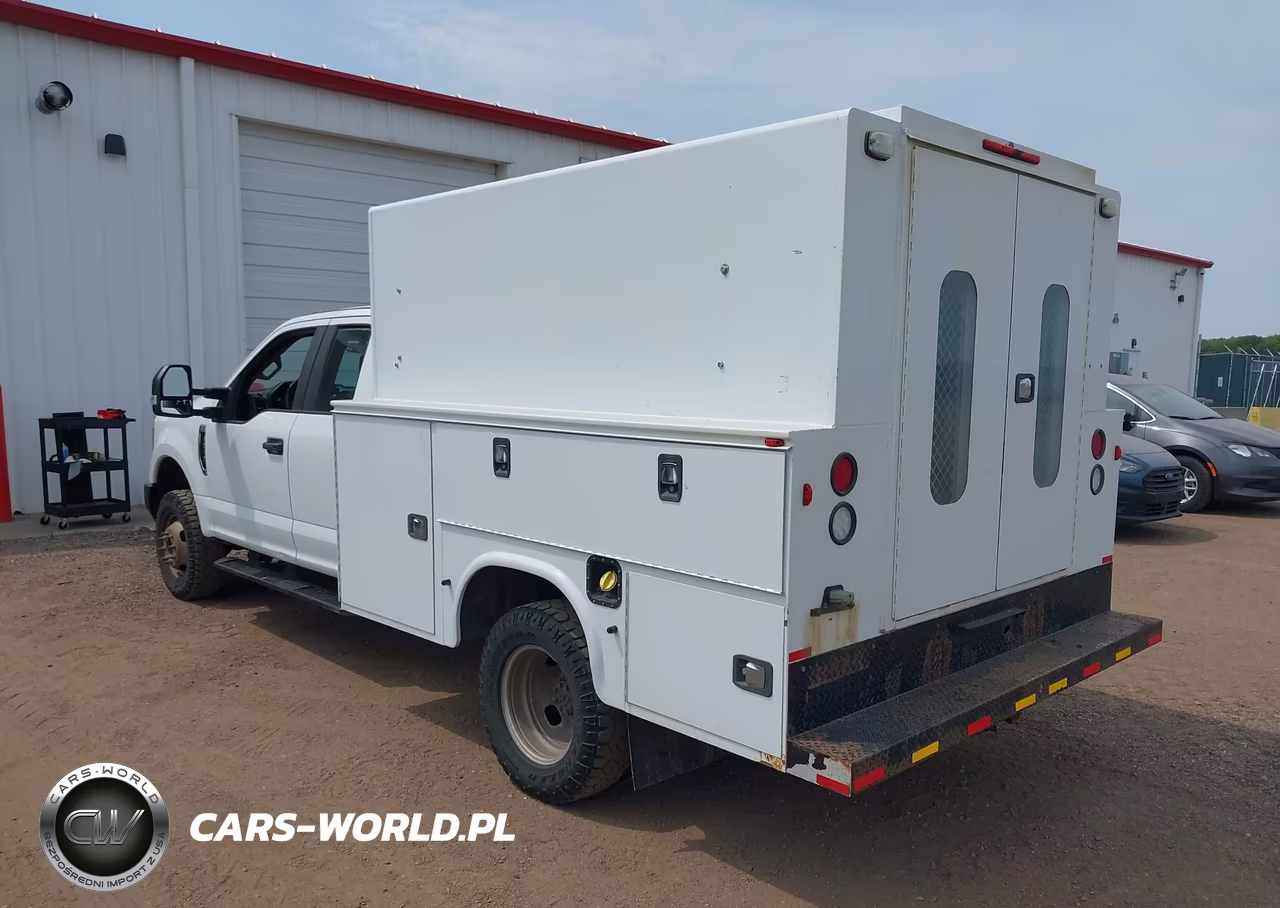 2017 Ford F-350 Chassis Xl VIN:1FD8X3H68HED60538 - 3