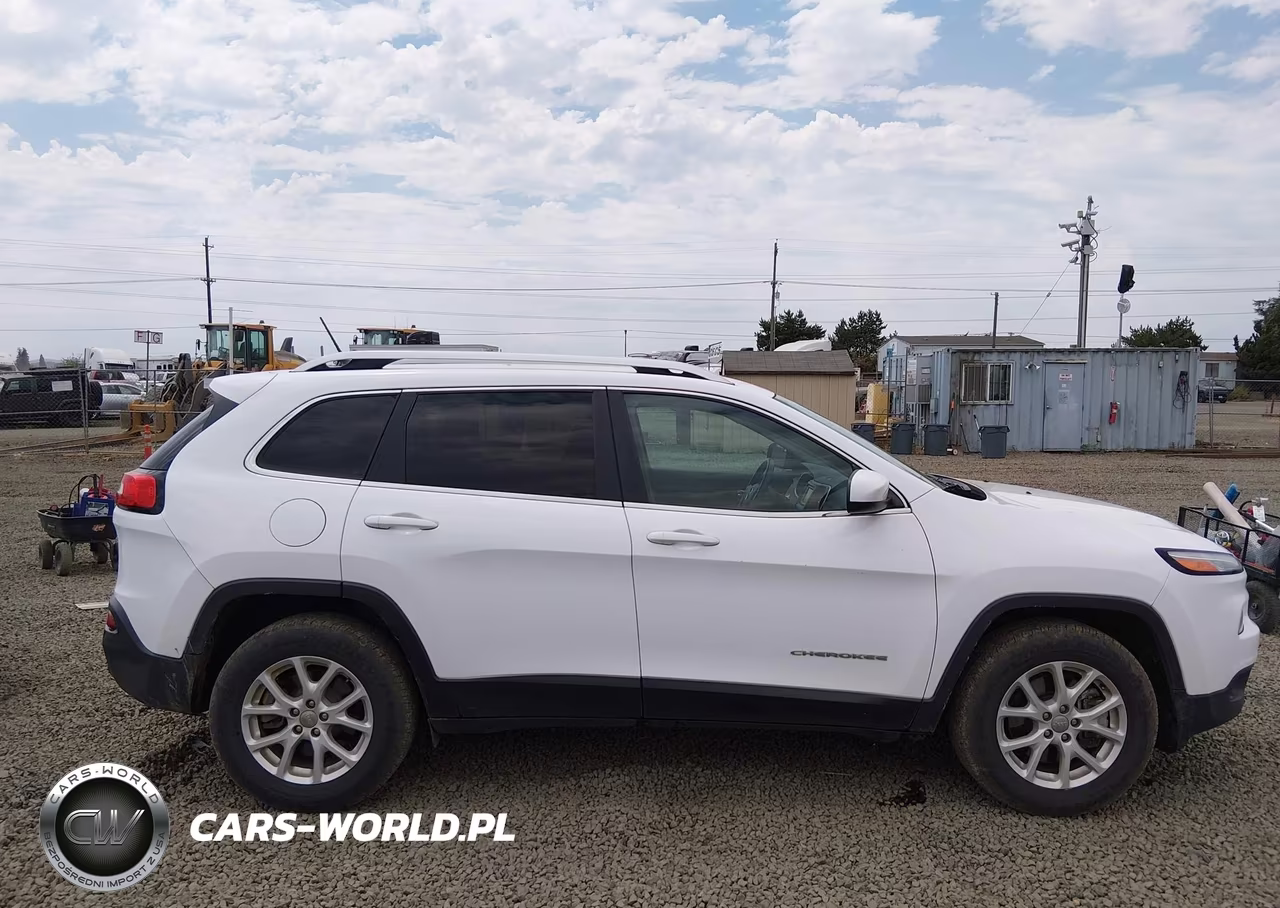 2018 Jeep Cherokee Latitude 4X4 VIN:1C4PJMCB0JD528650 - 14