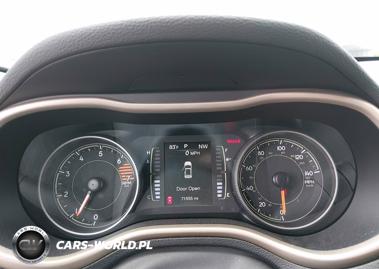 2018 Jeep Cherokee Latitude 4X4 VIN:1C4PJMCB0JD528650 - 7